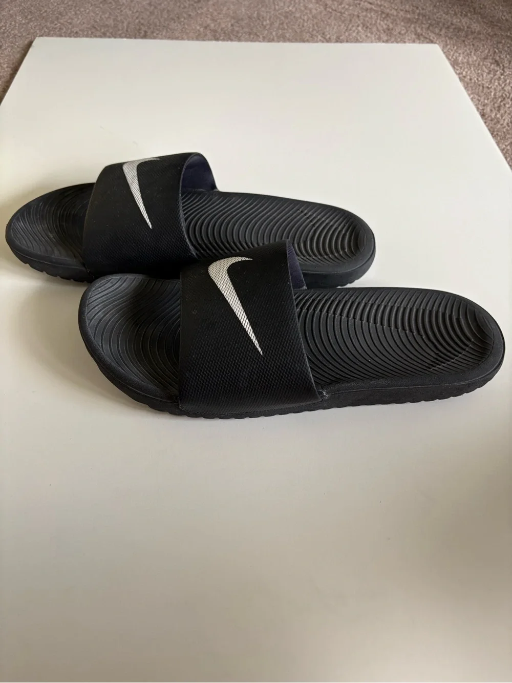 Nike Mens Black Slide Sandals with White Swoosh US Size 9